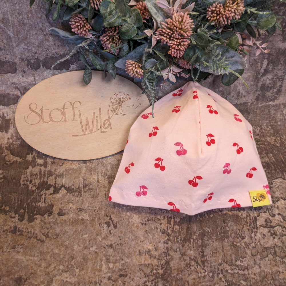 Beanie GR. XS mit Glitzerkirschen