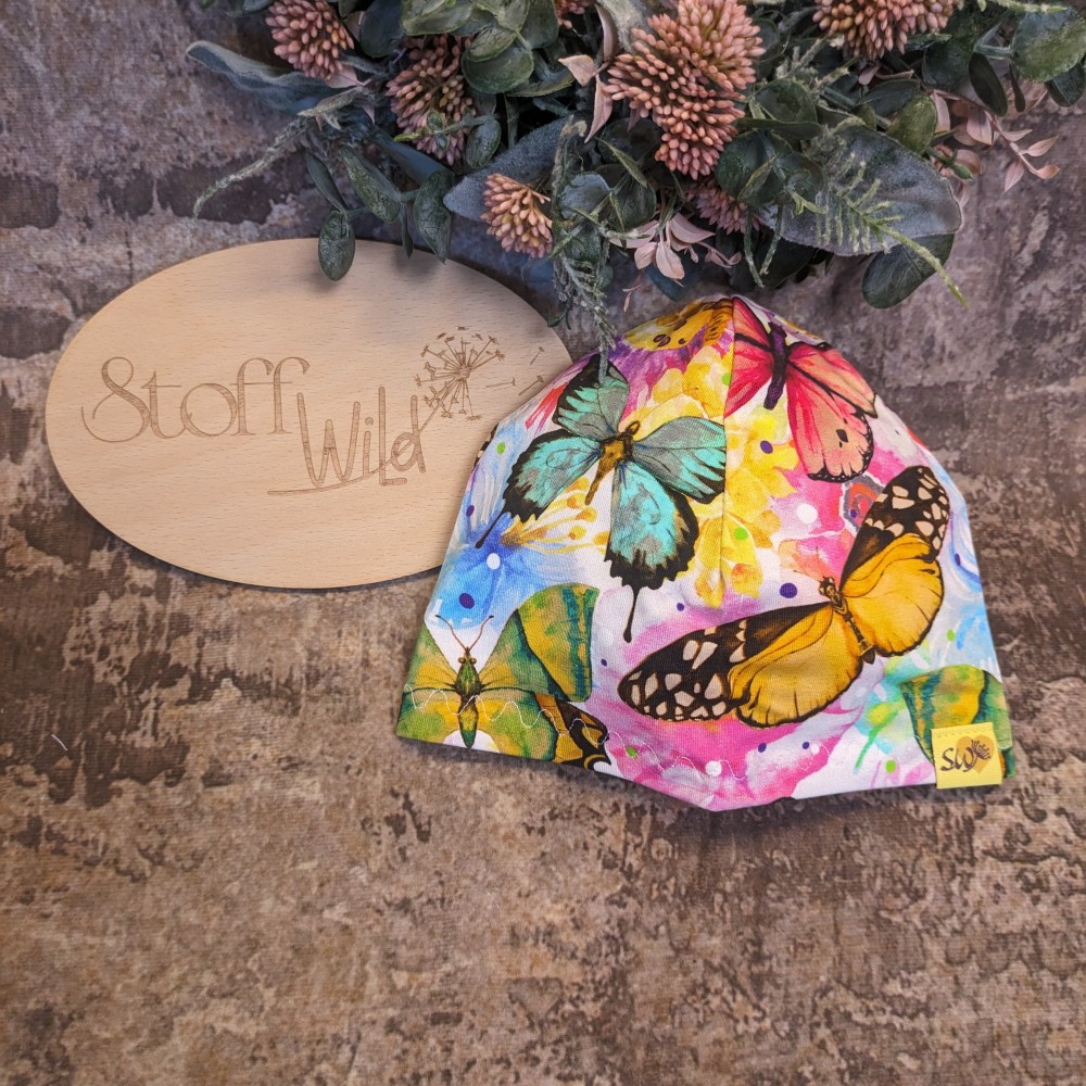 Beanie mit bunten Schmetterlingen für Babys