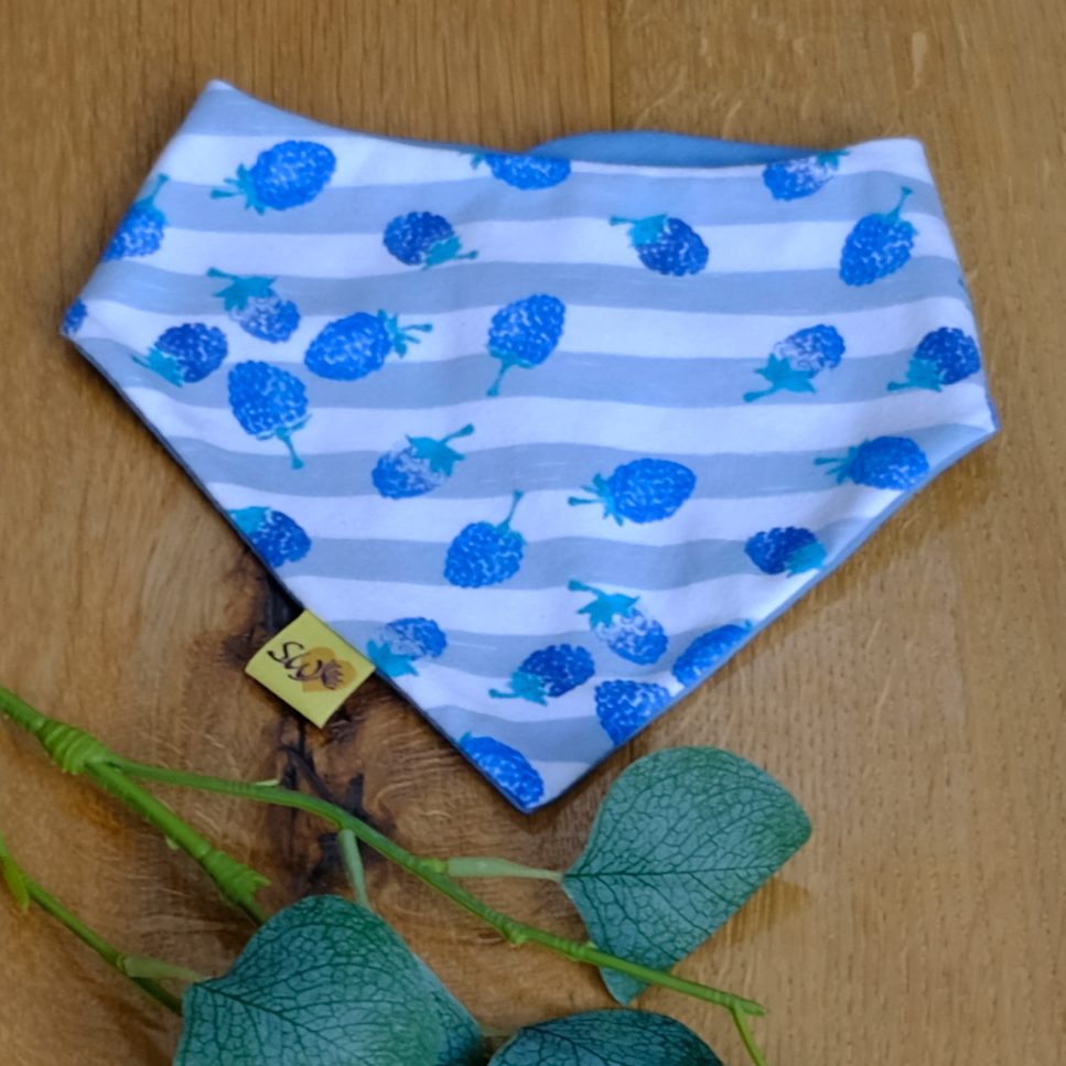 himbeerchen-motiv - wendehalstuch aus jersey für babys und kleinkinder
