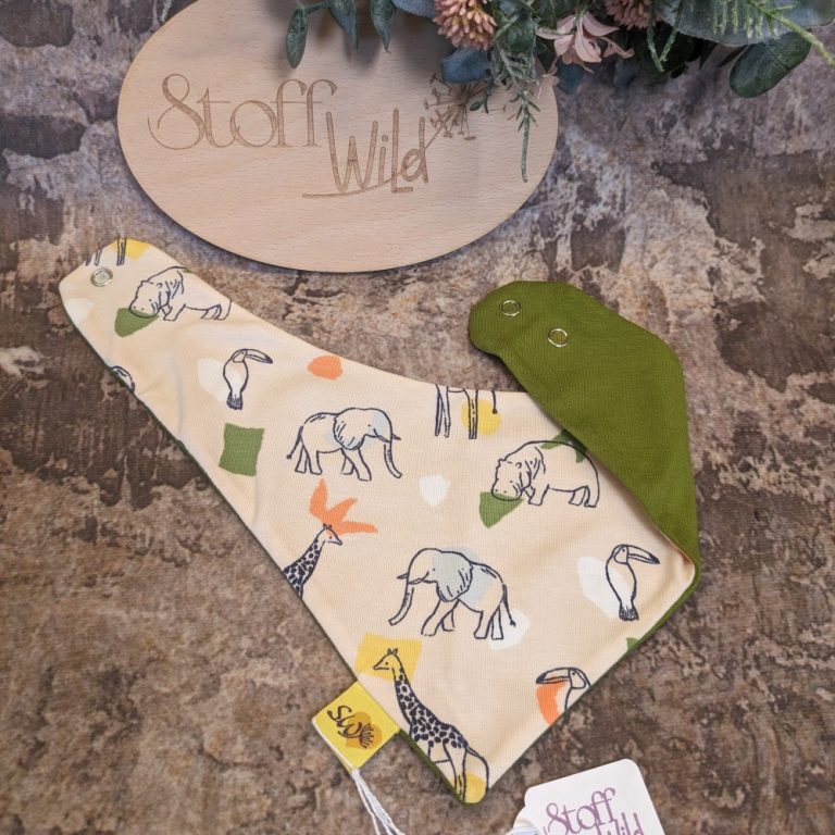 Wendehalstuch aus jersey mit Safaritieren als Muster und 2 Druckknöpfen