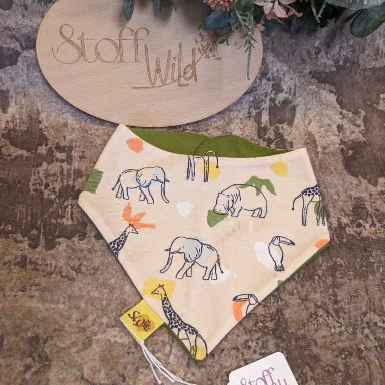 Wendehalstuch aus jersey mit Safaritieren als Muster und 2 Druckknöpfen
