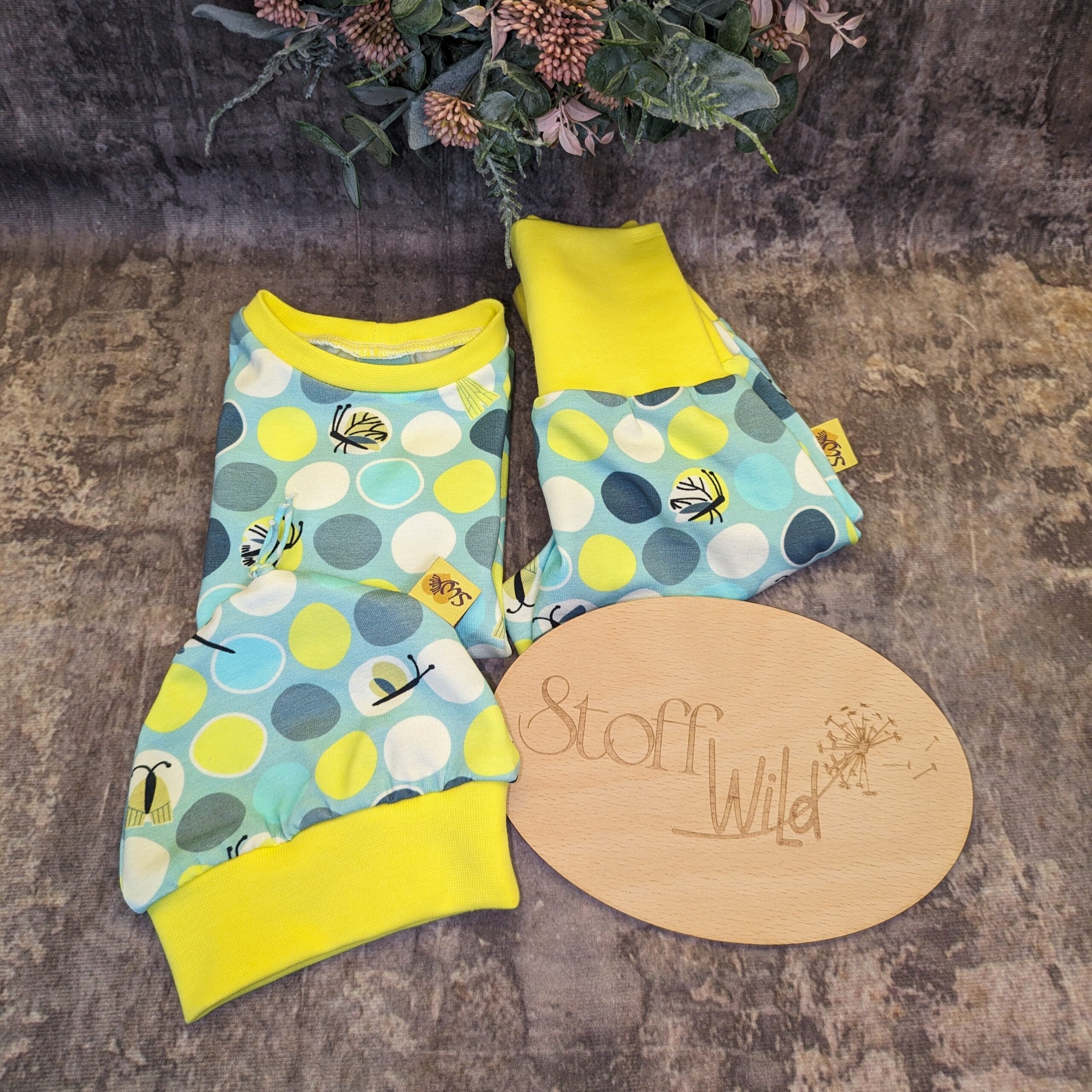 Babyset Käferchen mint, Gr. 56-62, bestehend aus T-Shirt, Bündchenhaube und Pumphose