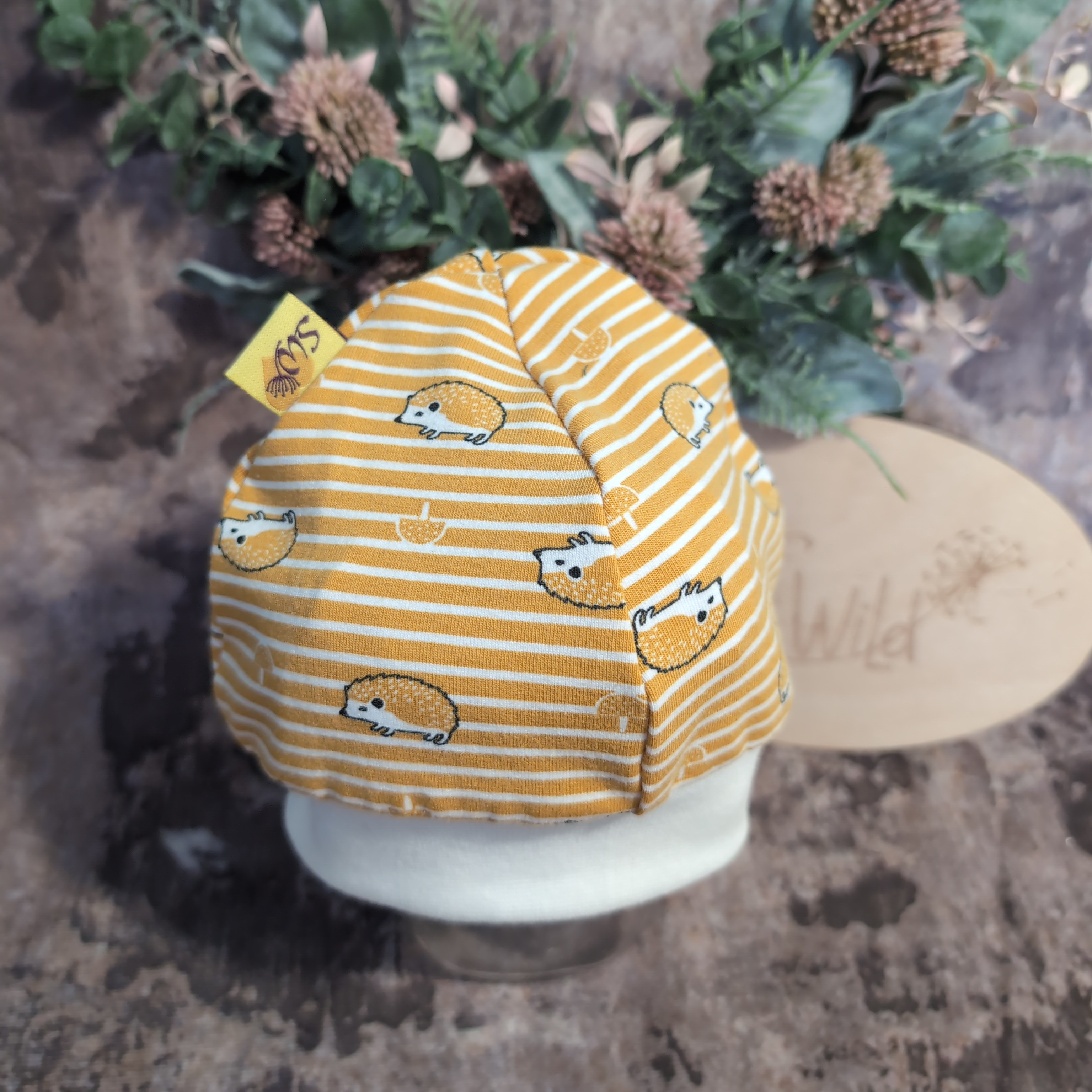 Bündchenhaube mit Igel-Motiv mit dehnbarem Bündchen - mitwachsend