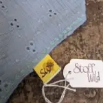 Baby-Musselin-Halstuch "Lochstickerei rauchblau"