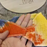 Baby-Musselin-Halstuch Batik 33x33cm – Bild 4