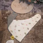 Baby-Wende-Halstuch „Igel, pink“ – Bild 3