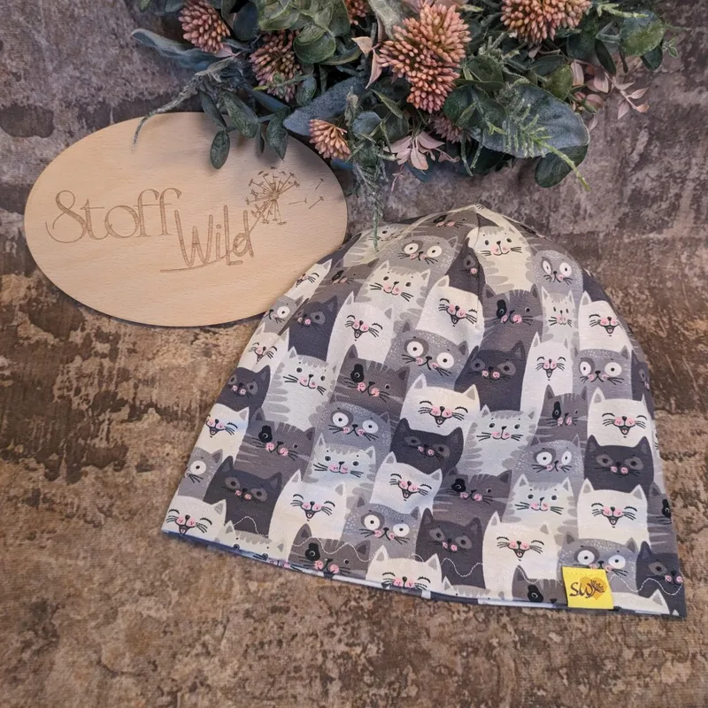2245_2 Beanie "Cool Cats" – Bild 1