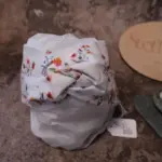 Stirnband mit Blumenwiesenmuster aus weichem Jersey, Größen 46 bis 51 cm und 52 bis 58 cm, mit und ohne Knoten, handgefertigt in Österreich