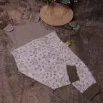 Latzhose / Romper Hase, graublau, Gr. 62/68 – Bild 9