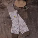 Latzhose / Romper Hase, graublau, Gr. 62/68 – Bild 12