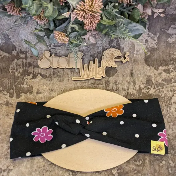 Knoten-Stirnband in Schwarz mit Blumenmuster aus weichem Baumwoll-Jersey, Größen 46–51 cm und 52–58 cm, handgefertigt in Österreich