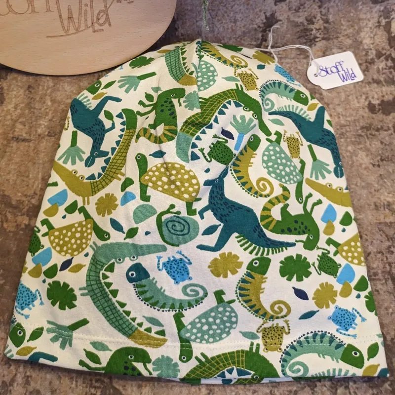 2733_3 Beanie grüne Tiere, Gr. M – Bild 1