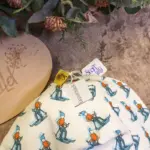 Skifahrer Beanie mit Ski Motiv aus Trevira Bioactive Polyester, Größen 46 bis 60 cm, handgefertigt in Österreich