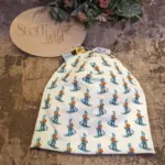 Skifahrer Beanie mit Ski Motiv aus Trevira Bioactive Polyester, Größen 46 bis 60 cm, handgefertigt in Österreich