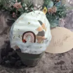 Bündchenhaube Regenbogenbär, Gr. S 39-45cm – Bild 3