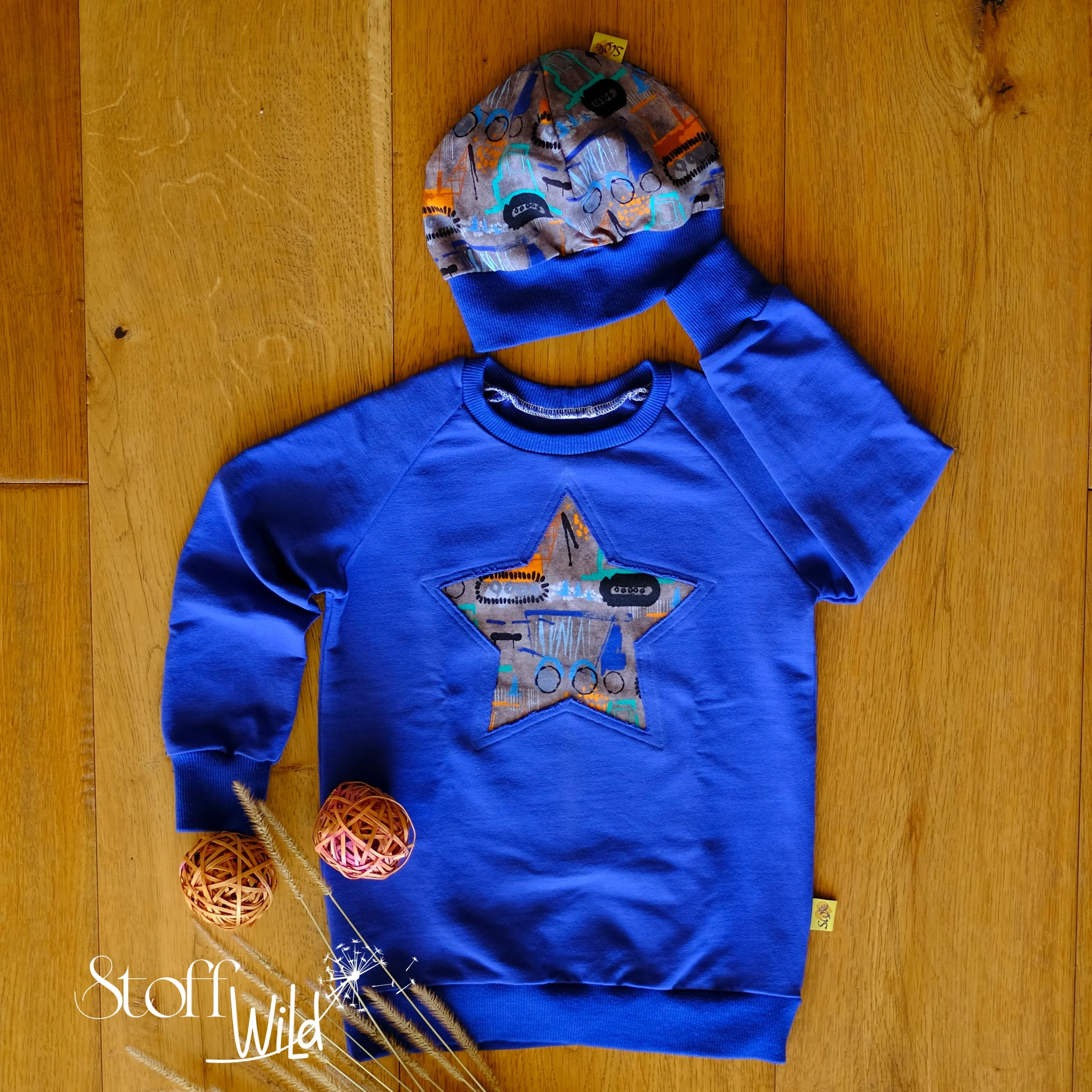 Raglan-Pulli aus Sommersweat mit Sternen-Applikation für Kinder mit passender Bündchenhaube