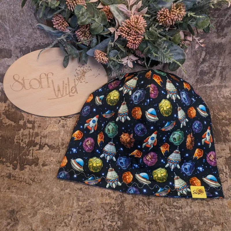 beanie_M_weltall