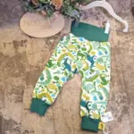 Individuelle Baby-Hose 'Baby-Diamond' (Gr. 50-92) aus weichem Bio-Jersey, Musselin oder French Terry, mit dehnbaren Bündchen an Bund und Beinen, stoffwindelfreundlich und nach deinen Wünschen gestaltbar – handgefertigt in Österreich