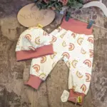 Individuelle Baby-Hose 'Baby-Diamond' (Gr. 50-92) aus weichem Bio-Jersey, Musselin oder French Terry, mit dehnbaren Bündchen an Bund und Beinen, stoffwindelfreundlich und nach deinen Wünschen gestaltbar – handgefertigt in Österreich