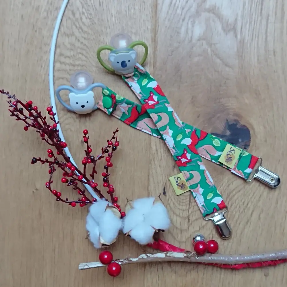 schnullerband_fuechse-4.jpg Schnullerband Füchse, grün – Bild 1