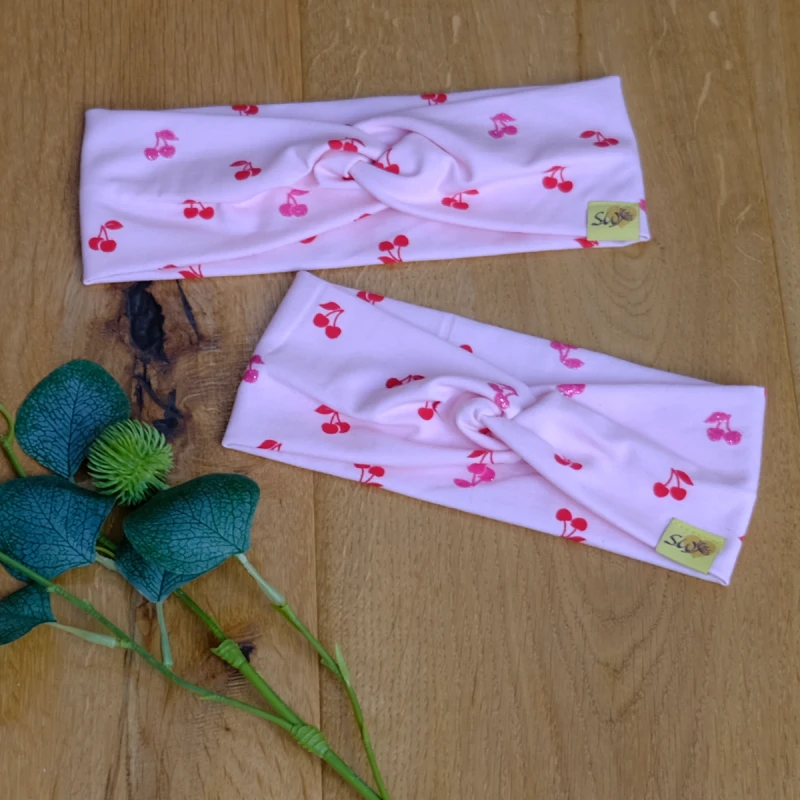 stirnbänder_kirschen Knoten-Stirnband "Glitzer-Kirschen" – Bild 1