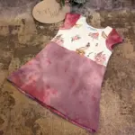 Individuelle Tunika ‚Moonie Girl‘ (Gr. 68–164) aus weichem Bio-Jersey oder Baumwollstoff, handgefertigt mit persönlichen Extras wie Applikationen oder Bügelbilder, perfekt für Mädchen, die Stil lieben