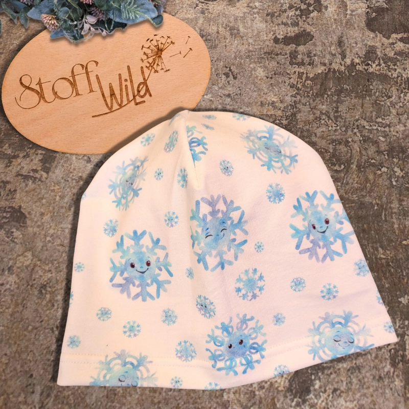 Beanie und Loop Set aus Bio Sweat mit lächelnden Schneeflocken, Beanie Gr M 51-55 cm, doppellagiger Loop mit rauchblauem Jersey innen, Höhe 18 cm, Kopfumfang 50-52 cm